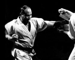 Масутацу Ояма - www.karate.by Масутацу Ояма - www.karate.by